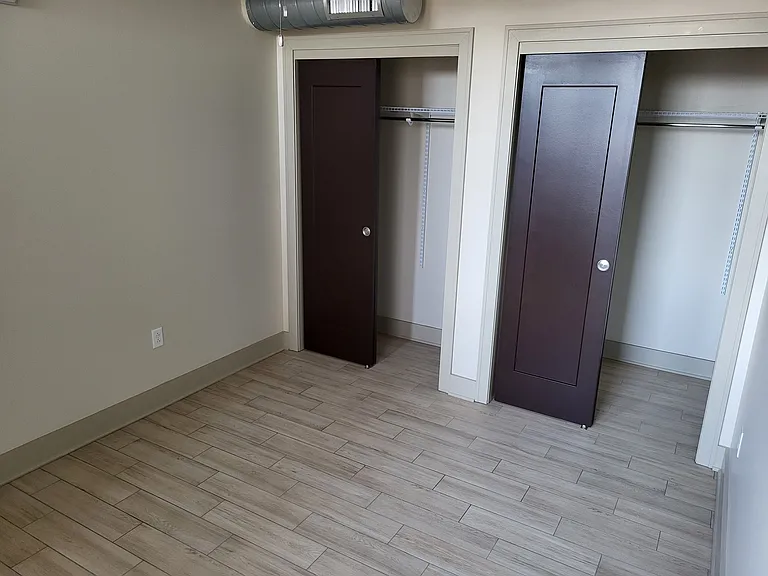 600 W Main St #605 — Photo 11