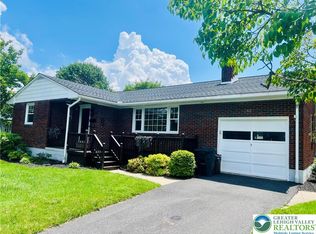 818 W Station Ave, Coopersburg, PA