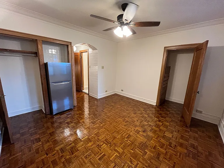 2738 N Pine Grove Ave — Photo 27
