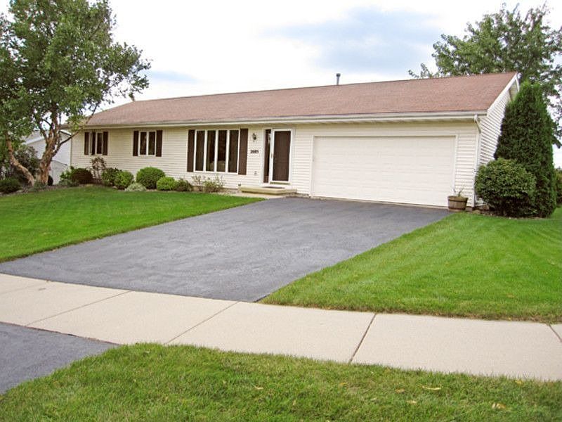 1st image of 2605 Wentworth Dr