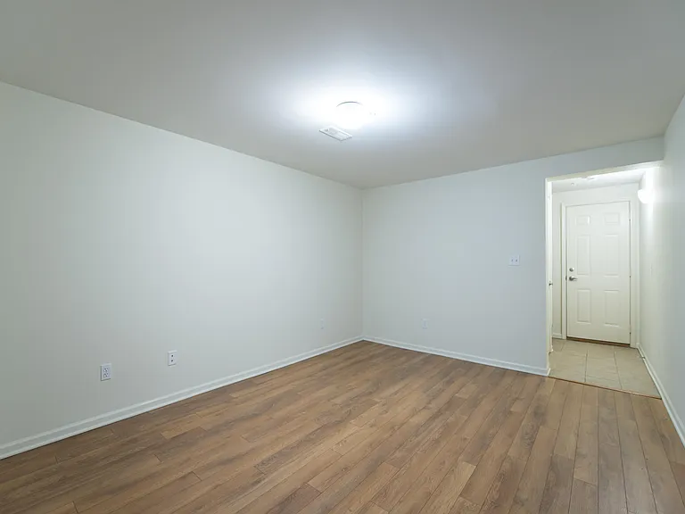 120 W Oakbrook Dr — Photo 30
