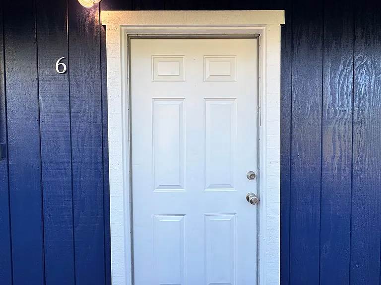 2148 Primrose Dr #6 — Photo 3