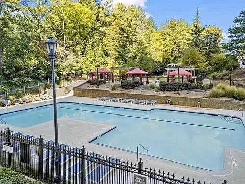 799 Hammond Dr — Photo 17