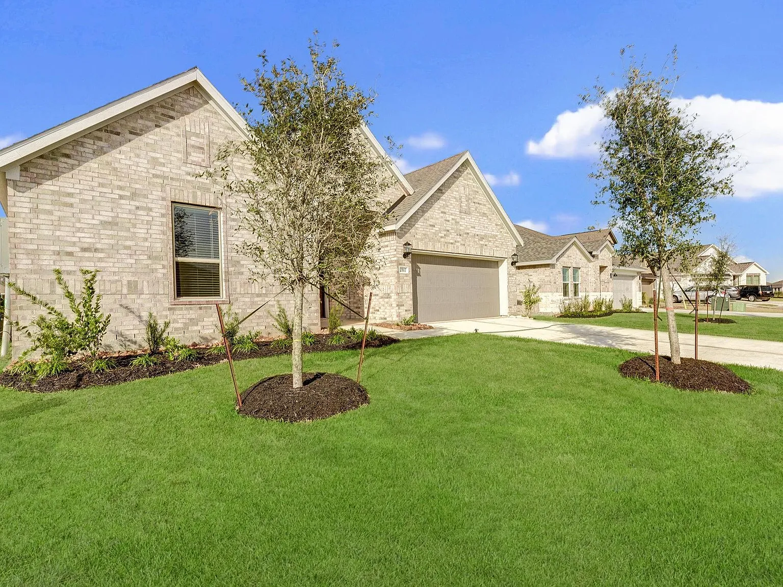 4 bed, 3.0 bath, 2731 sqft, $2,950 — Photo 3