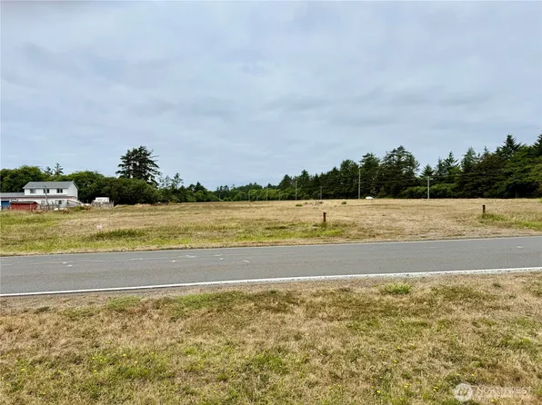 200 E Chance a la Mer NE, Ocean Shores, WA 98569