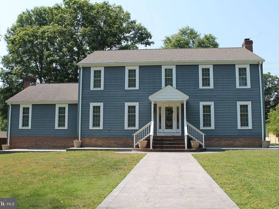 1st image of 102 Camden Dr