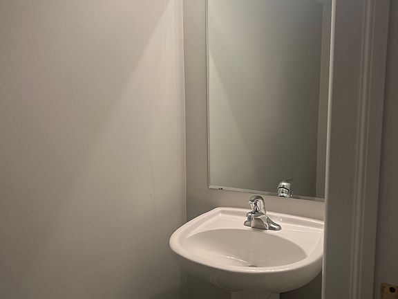 4th image of 4238 Greensbury Dr