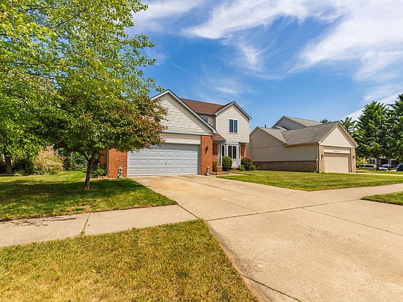 4th image of 33738 Elmira Ct