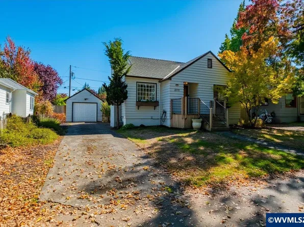 2070 19th St NE, Salem, OR 97301