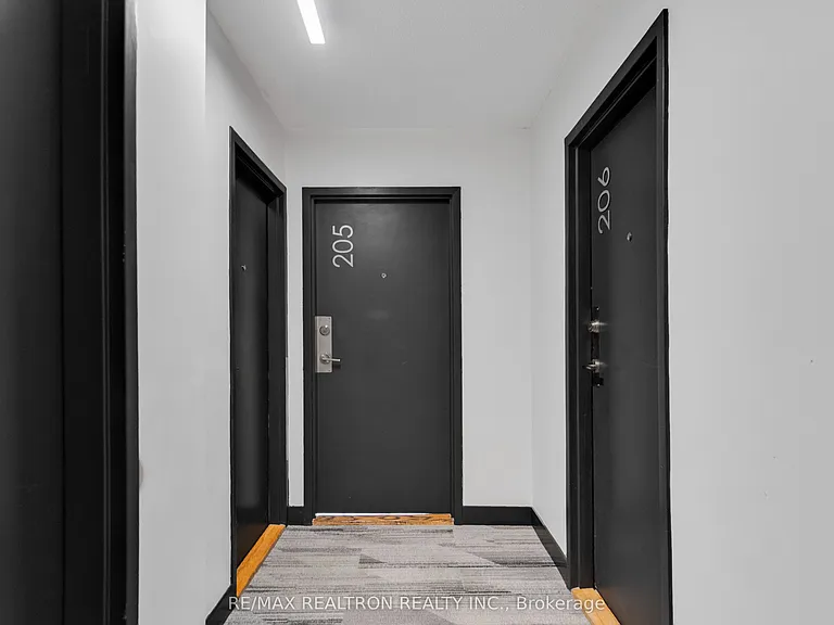 33 Isabella St #205 — Photo 4