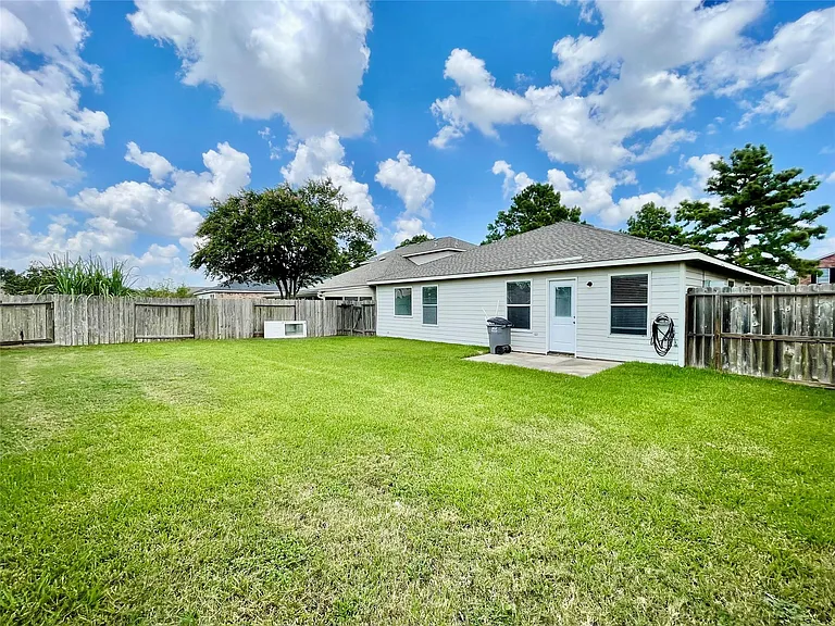 19127 Yaupon Ranch Dr — Photo 35