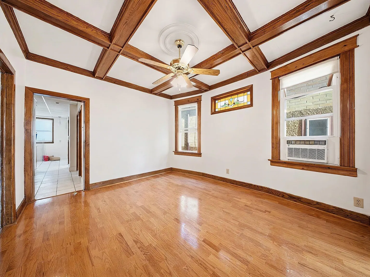 4 bed, 1.0 bath, $2,850 — Photo 4