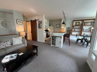 327 Bridges Resort Cir #45, Warren, VT 05674