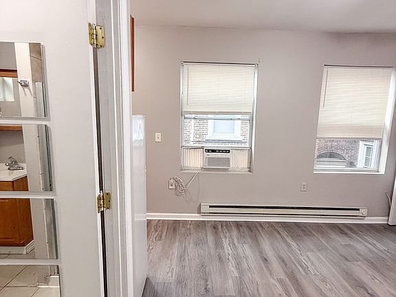 4th image of 1131 Spruce St #2R