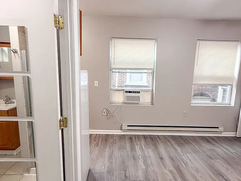 1131 Spruce St — Photo 31