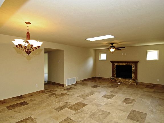 Family Rm w/ Fireplace
