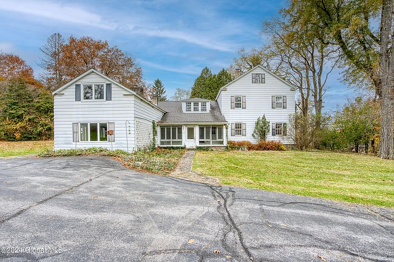 3rd image of 1087 Sacandaga Road