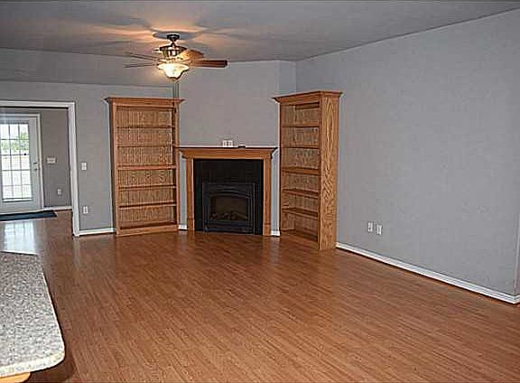 4th image of 201 E Lakeview Dr