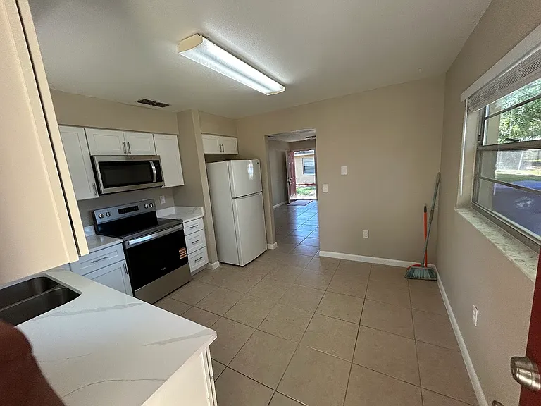 1308 Gilbert Ave #1308 — Photo 4