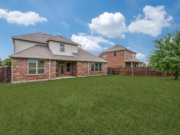 673 Revalen Ln — Photo 12