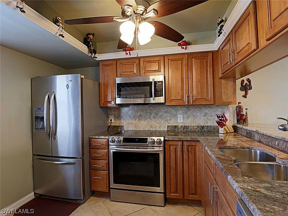 3rd image of 719 SW 47th Ter APT 204
