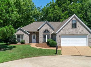 23 Weatherstone Dr, Jackson, TN 38305