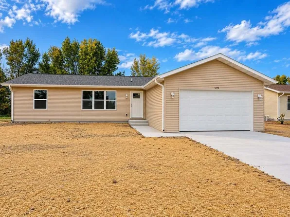 1260 E Bluff ROAD, Whitewater, WI 53190