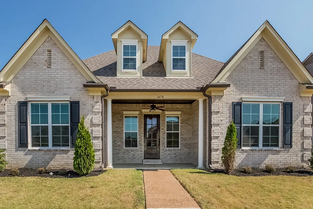3 bed, 2.0 bath, 1989 sqft, $2,410 — Photo 1
