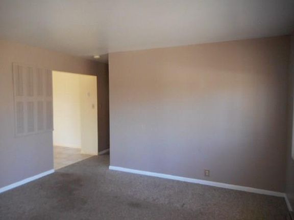 3rd image of 5619 Maplewood Dr