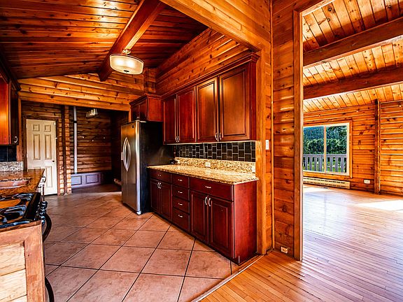 5th image of 22260 Piney Meadows Ct