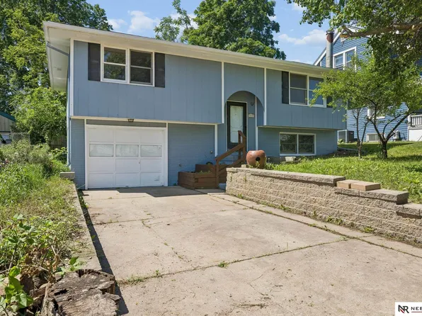 4835 Hillside St, Lincoln, NE 68506