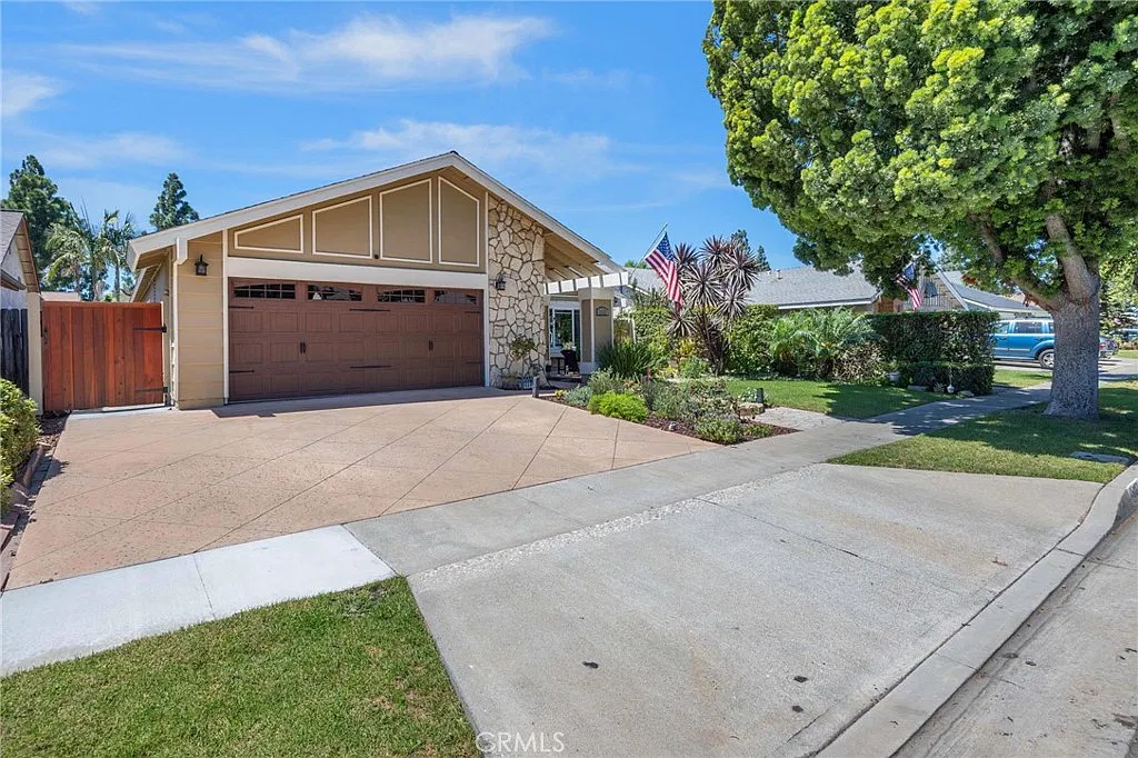 4 bed, 1700 sqft, $6,250 — Photo 3