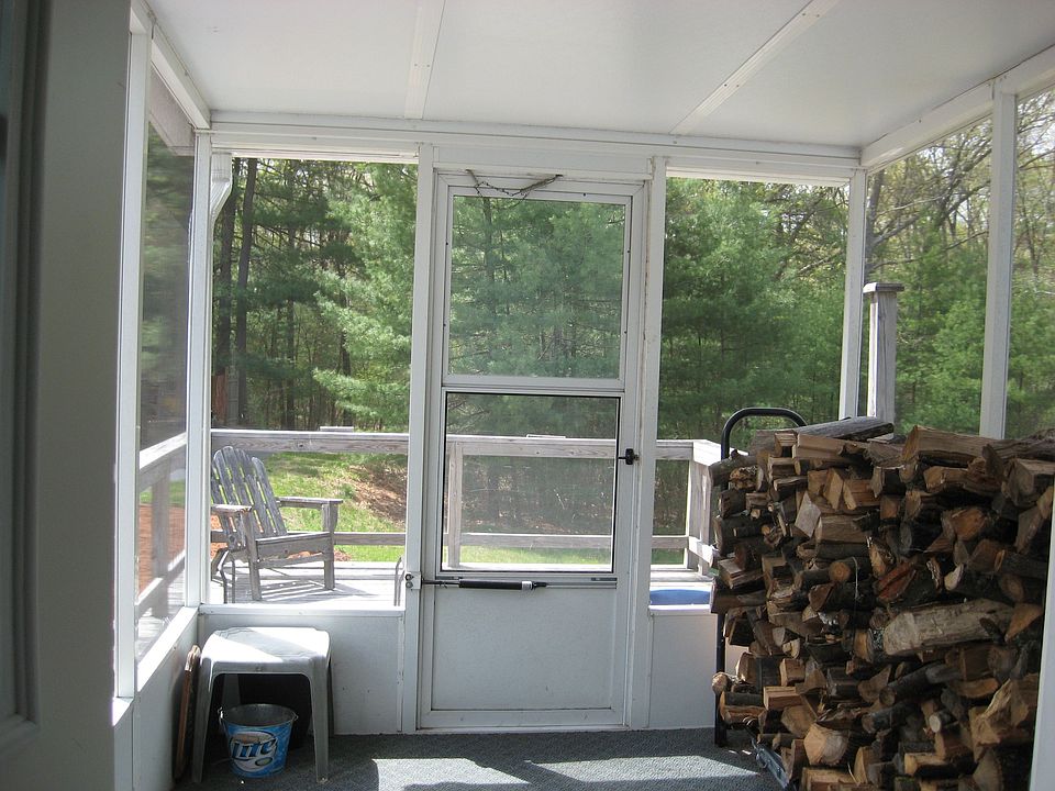 2nd image of 90 Gray St