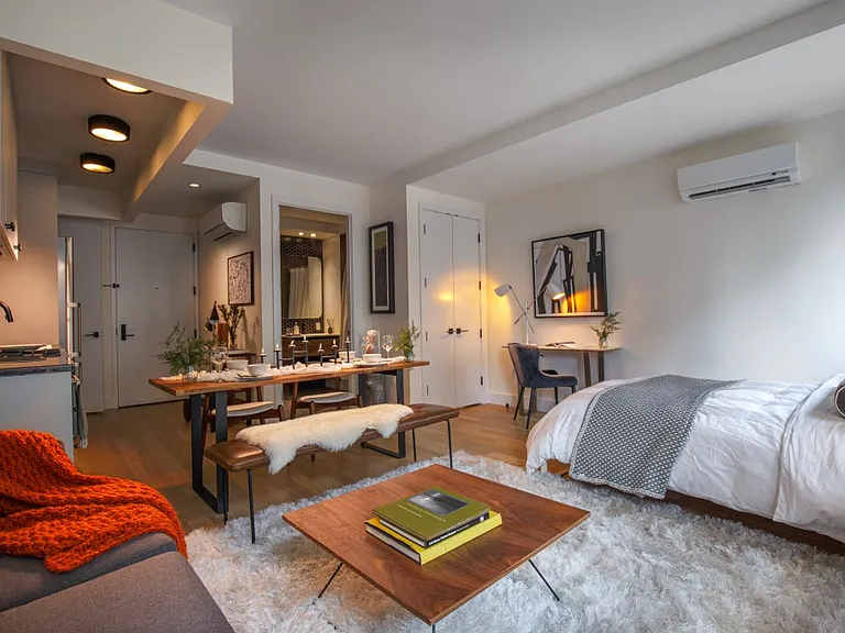 260 Gold St #411 — Photo 1