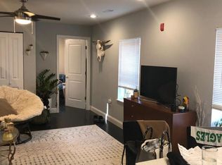 1229 S 6th St #3, Philadelphia, PA