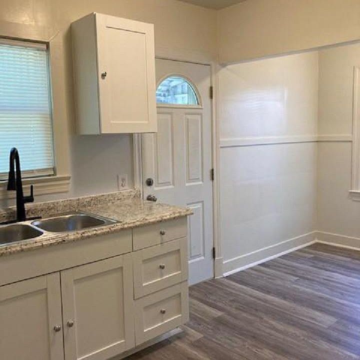 2nd image of 16143 Justin Ct