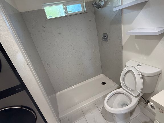 4th image of 989 Summerfield Rd #1