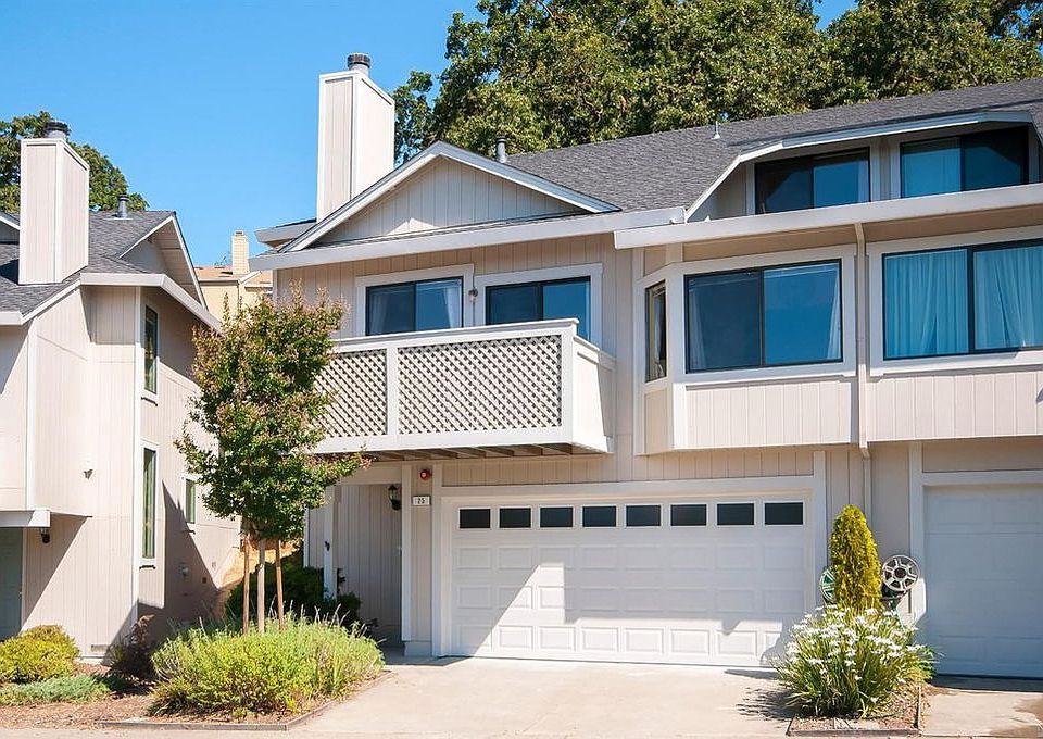 1st image of 25 Dogwood Ct