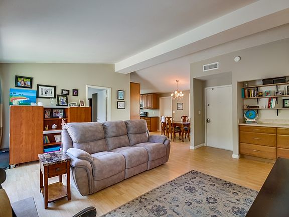 3rd image of 8860 Lassie Ln