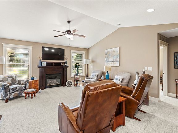 4th image of 2505 NE Ewing Ct