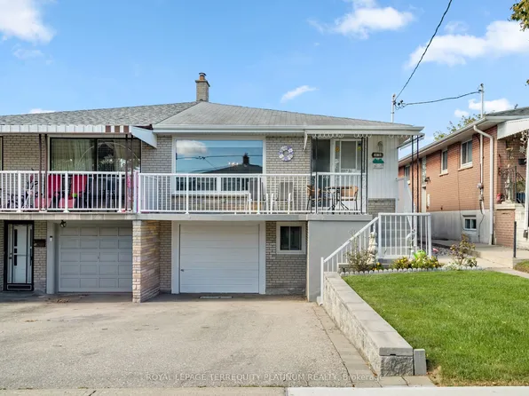32 Buckland Rd, Toronto, ON M3L 1W1