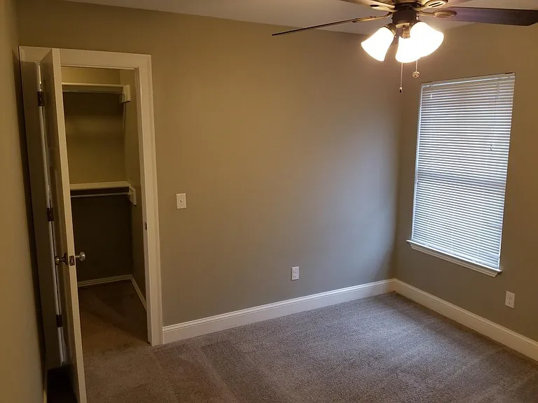 1105 Port Arthur Ave — Photo 9