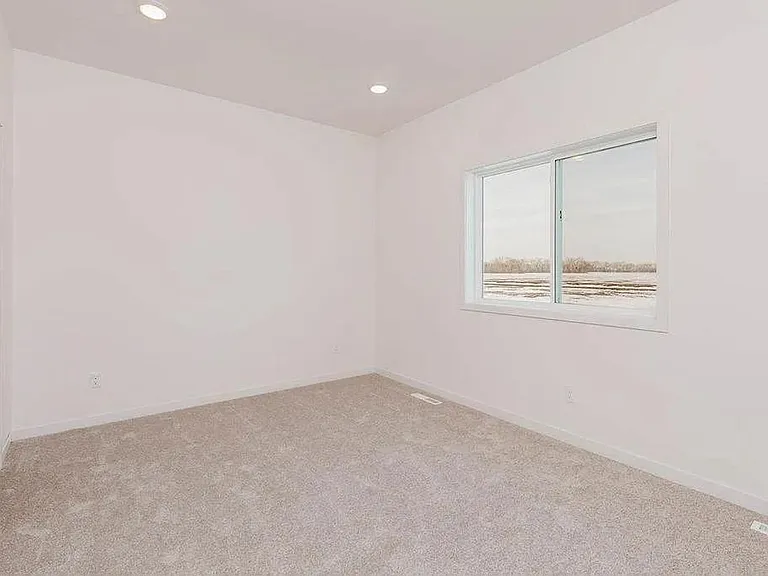 1521 Keystone Cir NE — Photo 14