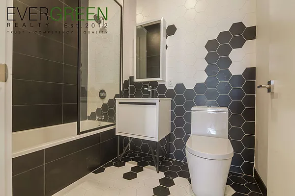 Rented by Evergreen Apartments BK | media 35