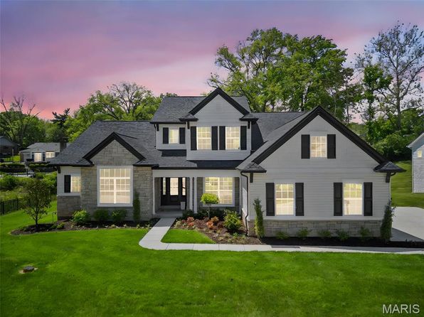 529 Long Acres Ln, Saint Louis, MO 63132