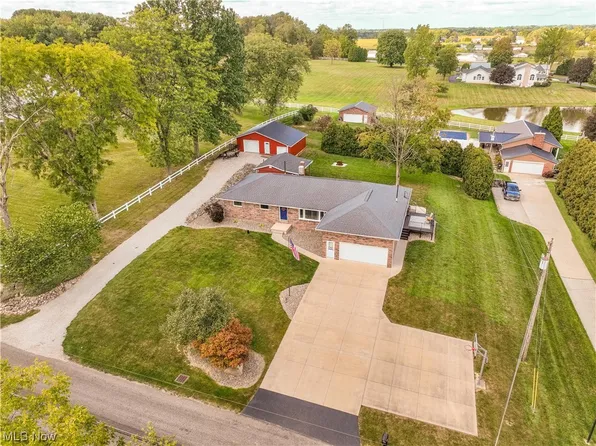 12821 Sarbaugh St SW, Navarre, OH 44662