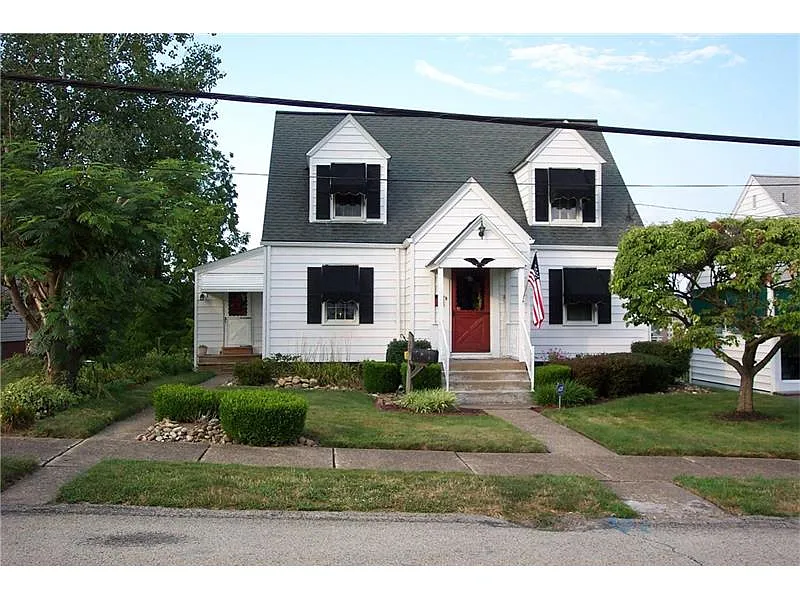 20 Woodlawn Ave photo 1