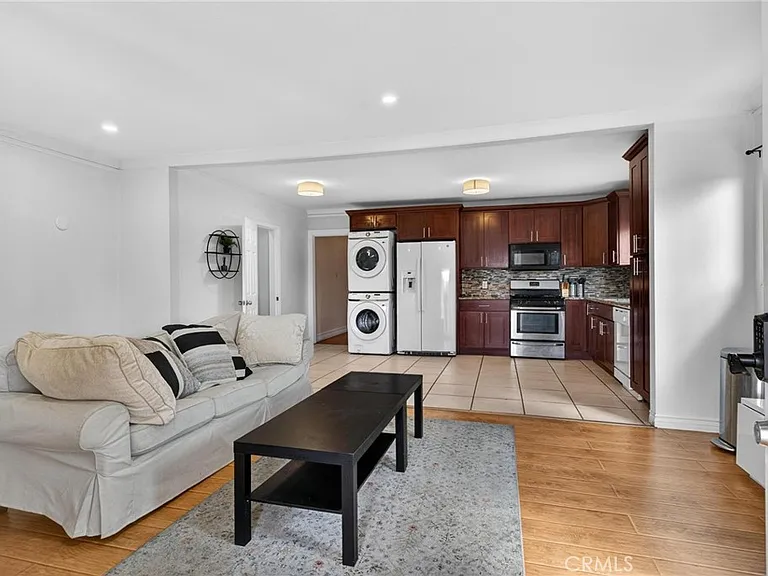 4533 Saturn St — Photo 9