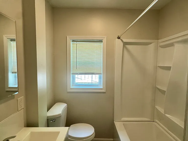 1209 Pettibone Ave — Photo 6