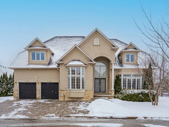 4 Berkshire Pl, Hamilton, ON L9K 0A9